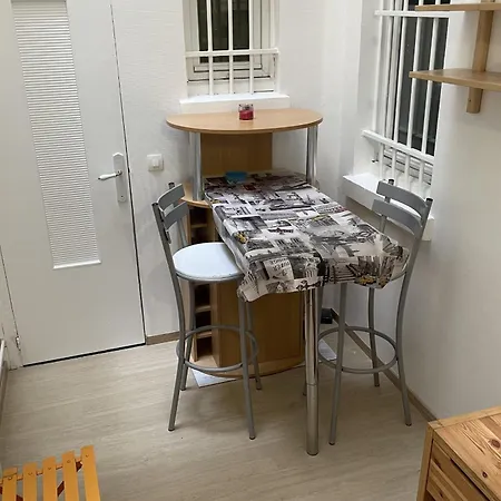 Close To The Park Georges Brassens Apartman *