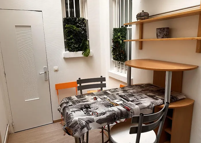 Close To The Park Georges Brassens Apartment
